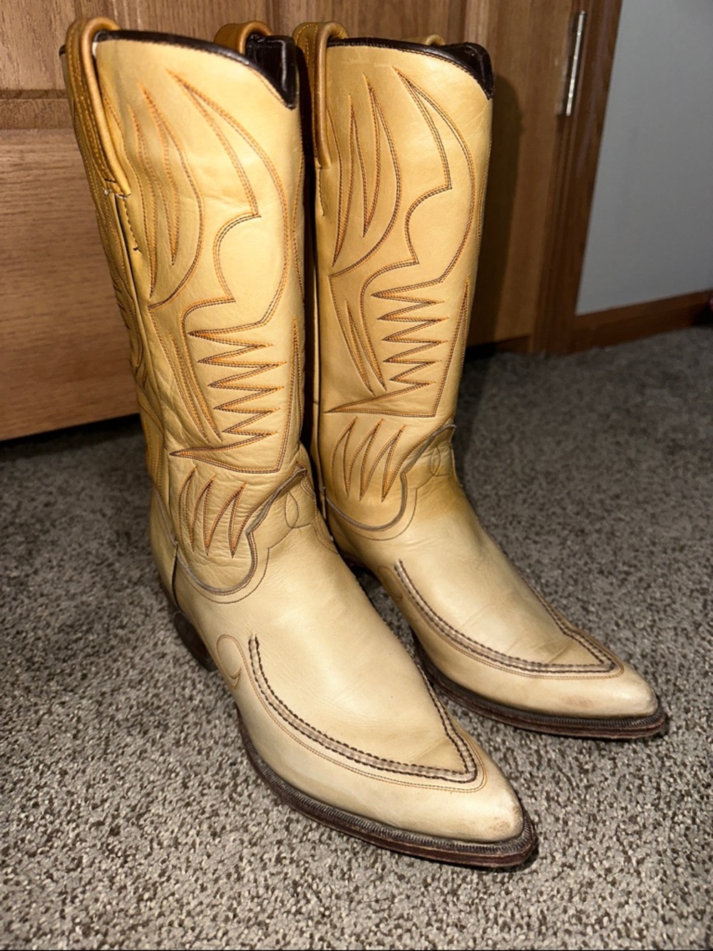 Dan Post Tan Western Heeled Cowboy Boots